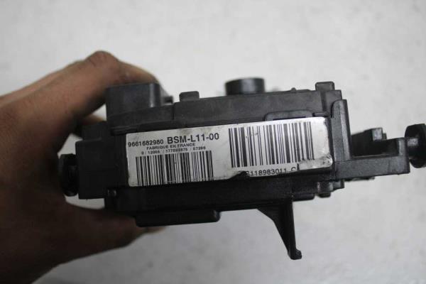 BOITIER ELECTRONIQUE CITROEN / PEUGEOT L11 - Vue 2